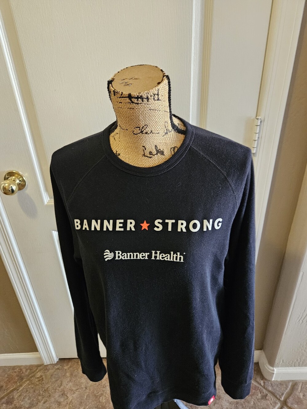 Like NEW☆ Banner Health Sweatshirt, Size XL, NICE!